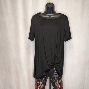 NWOT Medium Comfy Short Sleeve Twist Knot Top